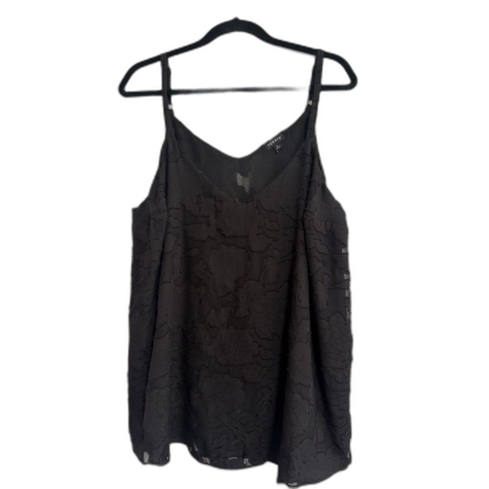 torrid floral swing cami tank top with black flower lace detail size 2
